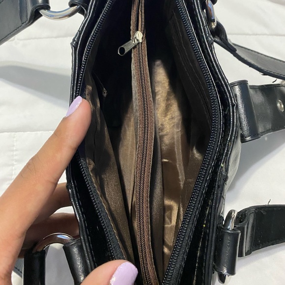 Vintage y2k real leather buckle Guess bag 🤎 - Picture 2 of 4